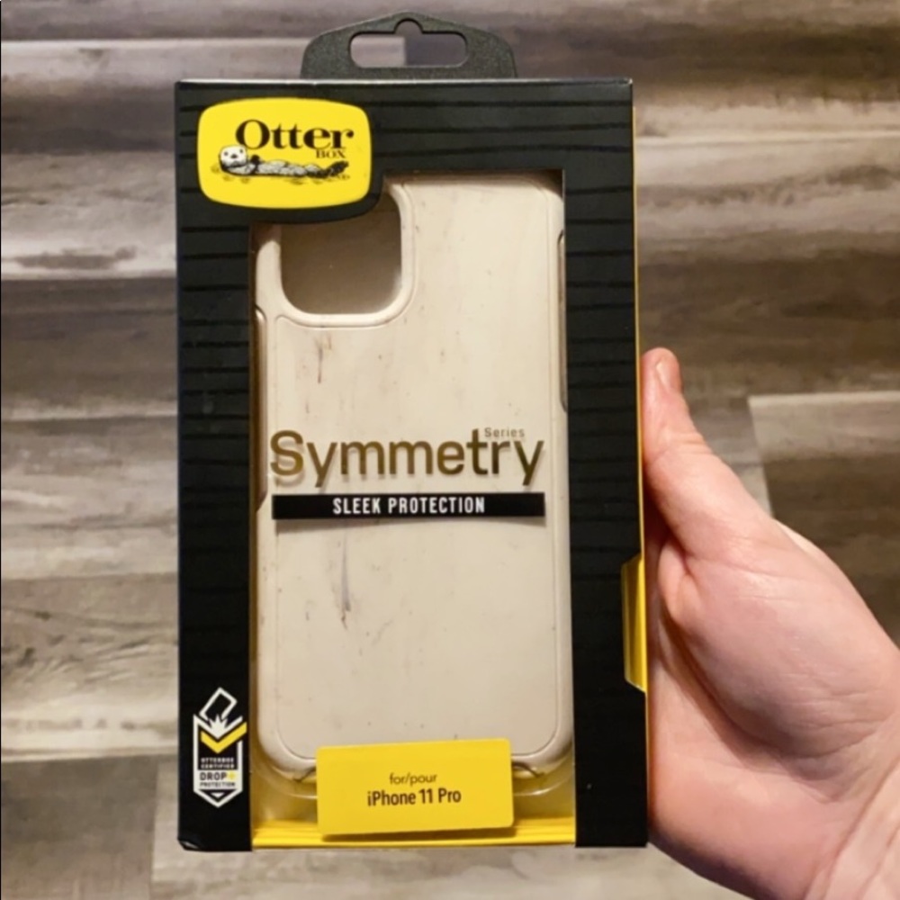 iPhone 11 Pro Otterbox Symmetry Case